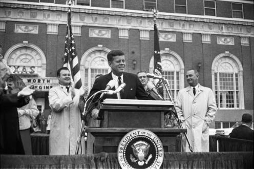 President Kennedy speaks to the crowd outside the Hotel Texas in Fort Worth, Texas, November 22, 1963. William Allen, photographer/Dallas Times Herald Collection Courtesy of The Sixth Floor Museum at Dealey Plaza